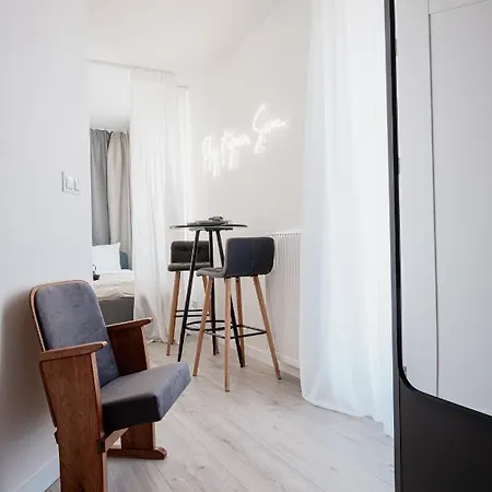 Homewell Game And Movie Πόζναν